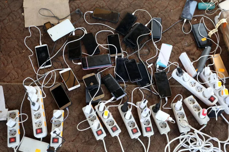 Katastrofalni uvjeti u kampu za migrante kod hrvatske granice: &Scaron;iri se smrad, nema vode, hrane ni liječnika...