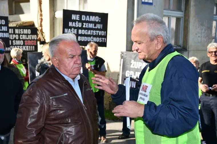 Tvrdi da na ovom području ima najviše pitomog kestena u EU, najviše izvora pitke vode, njih 700. "Odlagalište nuklearnog otpada nije prihvatljivo, iz gospodarskih, političkih, sigurnosnih i ekoloških faktora."
