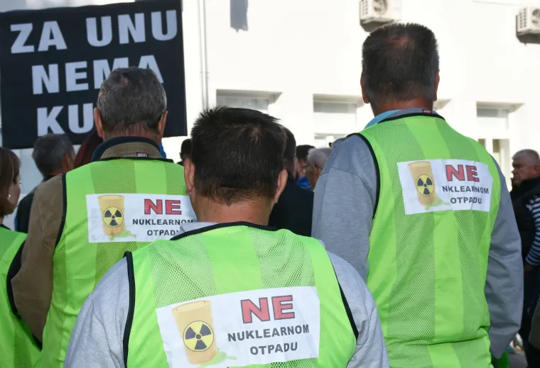 U 10 sati počela je i sjednica Gradskog vijeća na koju su pozvani i građani.