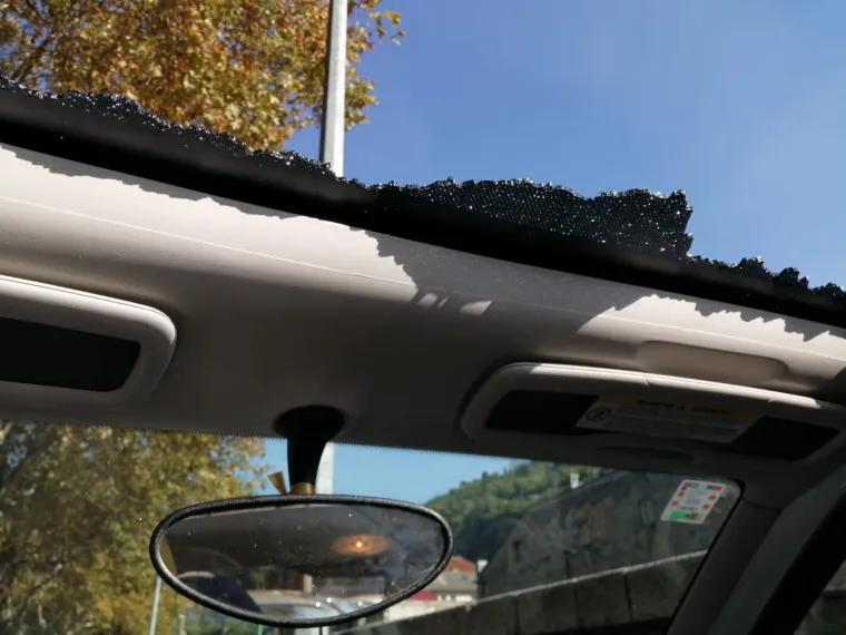 'Pauk' htio dići auto, a onda je sve sličilo na crtić 'A je to': Smart su demolirali - ostao je bez stakla, krova..