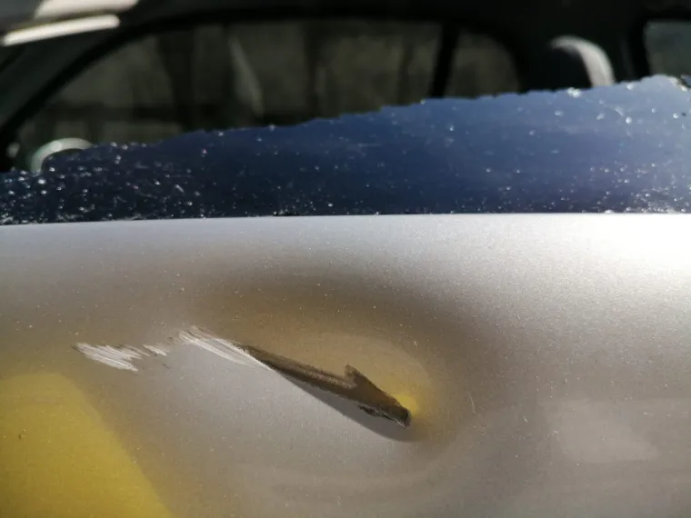 'Pauk' htio dići auto, a onda je sve sličilo na crtić 'A je to': Smart su demolirali - ostao je bez stakla, krova..