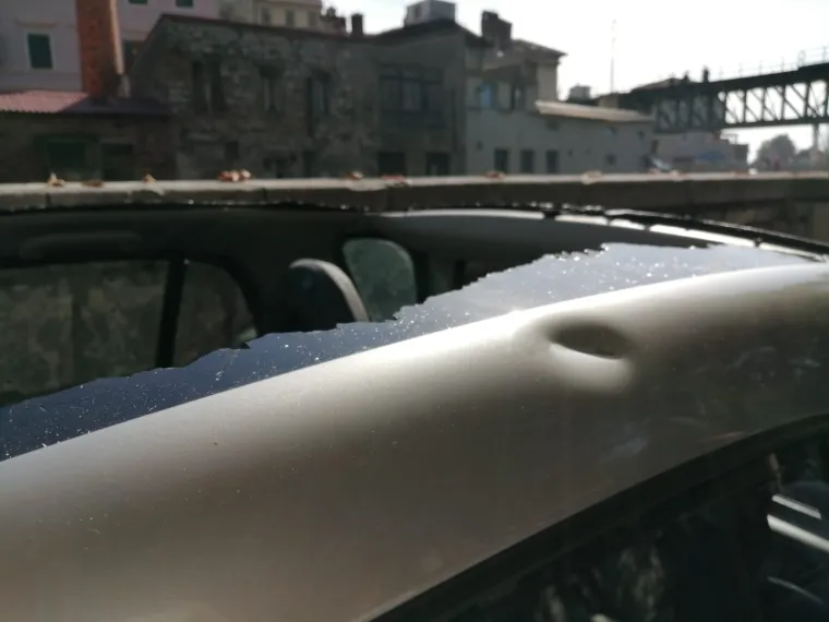 'Pauk' htio dići auto, a onda je sve sličilo na crtić 'A je to': Smart su demolirali - ostao je bez stakla, krova..