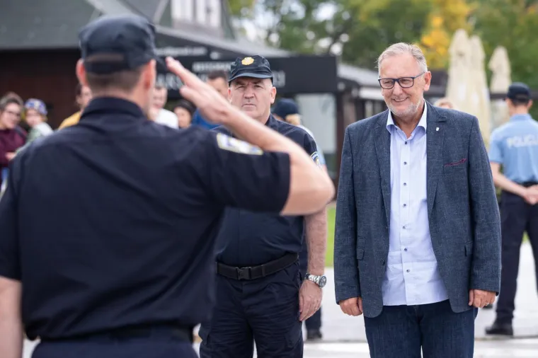 Državni dužnosnici od učitelja imaju manju osnovicu, ali veće koeficijente! Otkrivamo kolike imaju predsjednica, premijer...