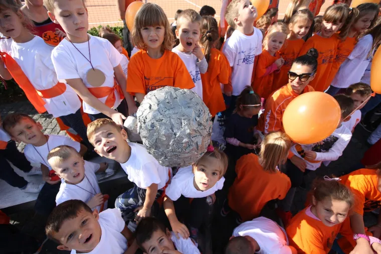 'Život leti kapetane': Draženu u čast poletjelo 55 balona! Djecu su pokazala koliko ga vole...