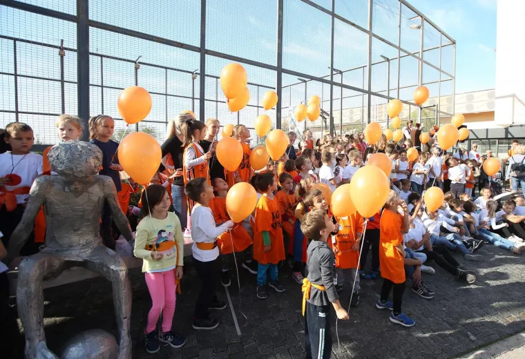 'Život leti kapetane': Draženu u čast poletjelo 55 balona! Djecu su pokazala koliko ga vole...