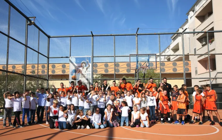 'Život leti kapetane': Draženu u čast poletjelo 55 balona! Djecu su pokazala koliko ga vole...