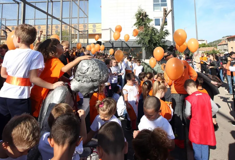 'Život leti kapetane': Draženu u čast poletjelo 55 balona! Djecu su pokazala koliko ga vole...