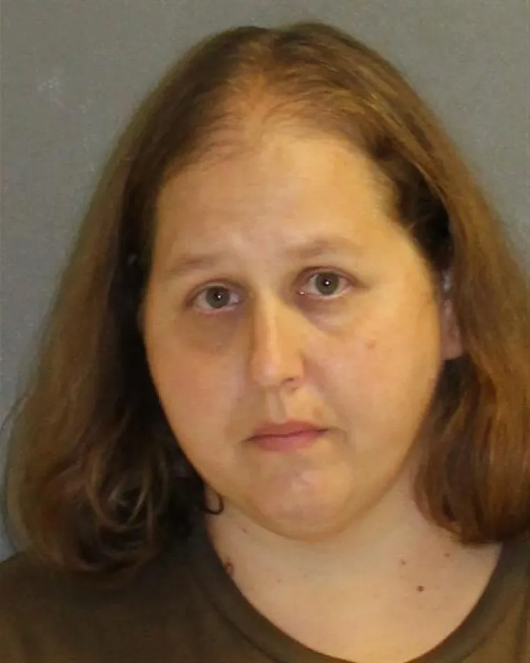 Jezivi prizori u 'kući strave': Troje djece živjelo je s čak 245 životinja, izmet i mokraća bili su posvuda!