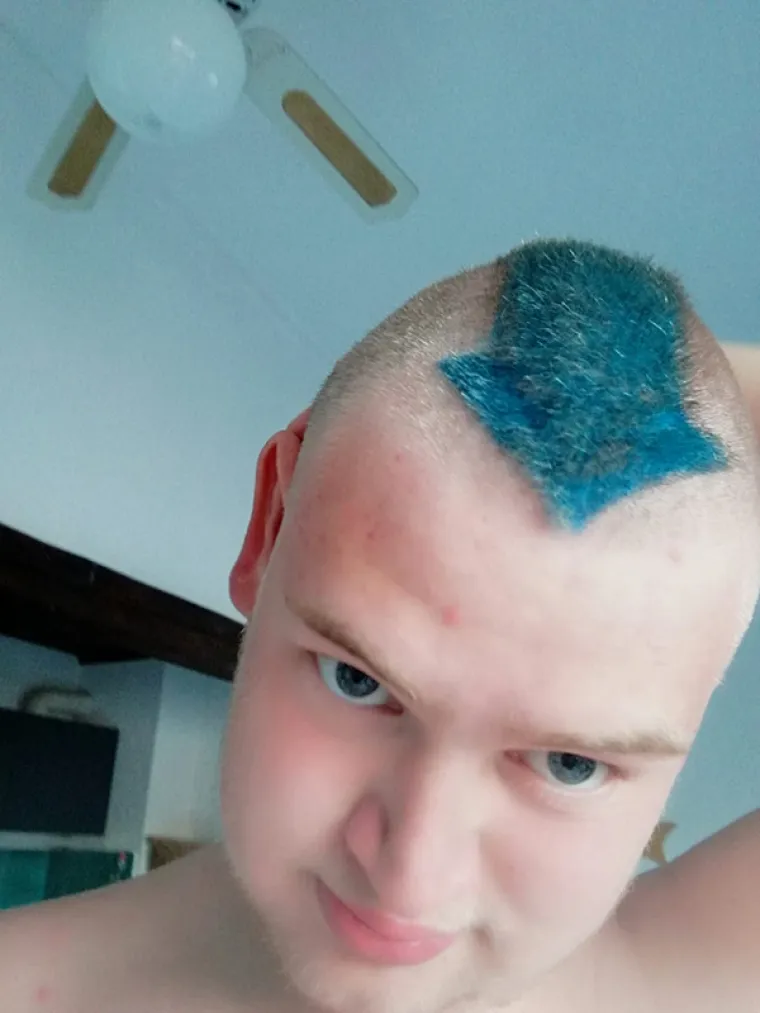 OVO SU NAJGORE FRIZURE KOJE STE IKADA VIDJELI: Pa gdje im je bila pamet?