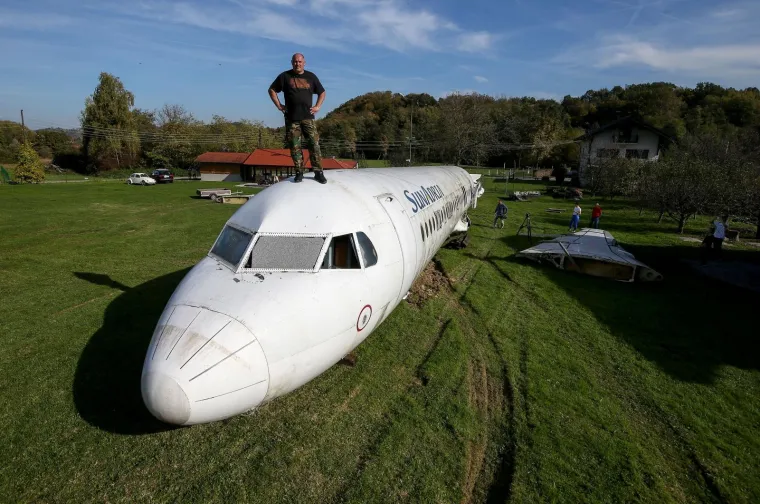 OVO JE AVION IZ ZAGORSKOG DVORI&Scaron;TA KOJI JE ODU&Scaron;EVIO HRVATE: Vlasnik ga namjerava preurediti i iznajmljivati za zabave