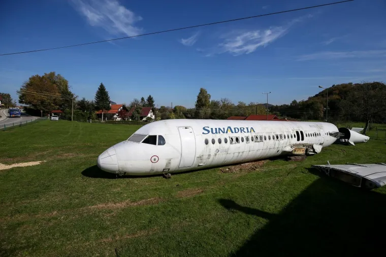 OVO JE AVION IZ ZAGORSKOG DVORI&Scaron;TA KOJI JE ODU&Scaron;EVIO HRVATE: Vlasnik ga namjerava preurediti i iznajmljivati za zabave