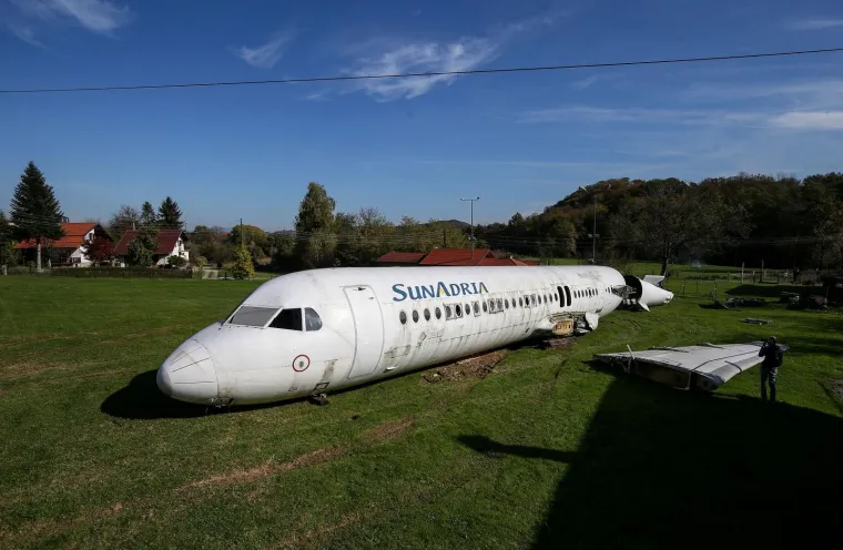 OVO JE AVION IZ ZAGORSKOG DVORI&Scaron;TA KOJI JE ODU&Scaron;EVIO HRVATE: Vlasnik ga namjerava preurediti i iznajmljivati za zabave
