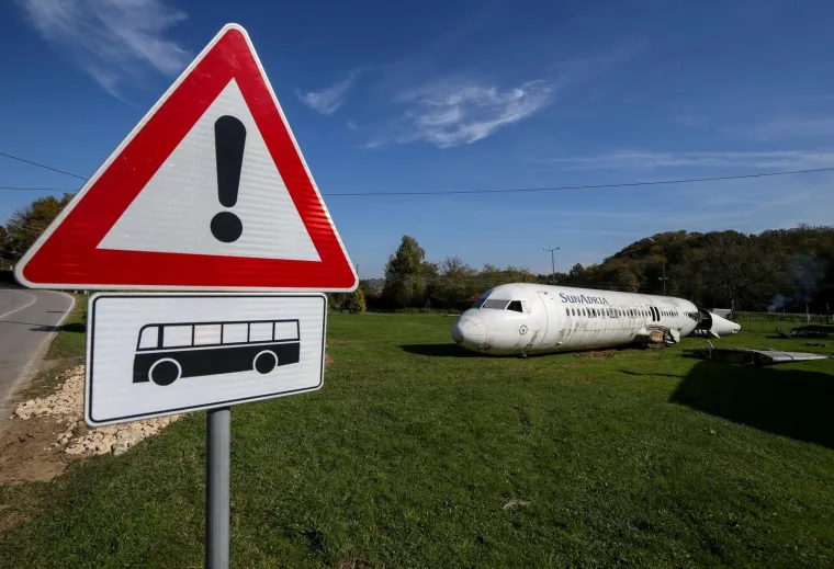 OVO JE AVION IZ ZAGORSKOG DVORI&Scaron;TA KOJI JE ODU&Scaron;EVIO HRVATE: Vlasnik ga namjerava preurediti i iznajmljivati za zabave