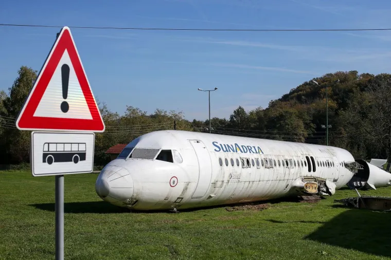 OVO JE AVION IZ ZAGORSKOG DVORI&Scaron;TA KOJI JE ODU&Scaron;EVIO HRVATE: Vlasnik ga namjerava preurediti i iznajmljivati za zabave