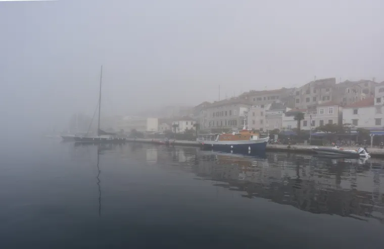 Jezive scene u &Scaron;ibeniku nisu omele građane: Pogledajte gustu maglu koja je grad zavila u sivo