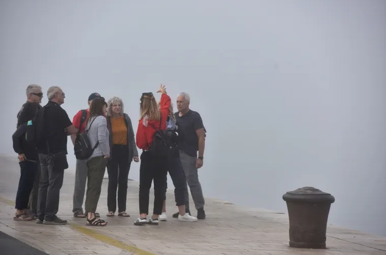 Jezive scene u &Scaron;ibeniku nisu omele građane: Pogledajte gustu maglu koja je grad zavila u sivo