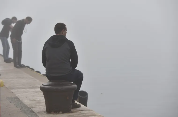Jezive scene u &Scaron;ibeniku nisu omele građane: Pogledajte gustu maglu koja je grad zavila u sivo