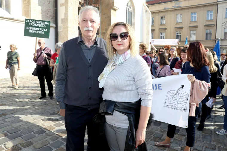 Sindikalni bećarac pod Plenkovićevim prozorima: 'Trebali bi pokradeno vratit, da bi mogli profesore platit!'
