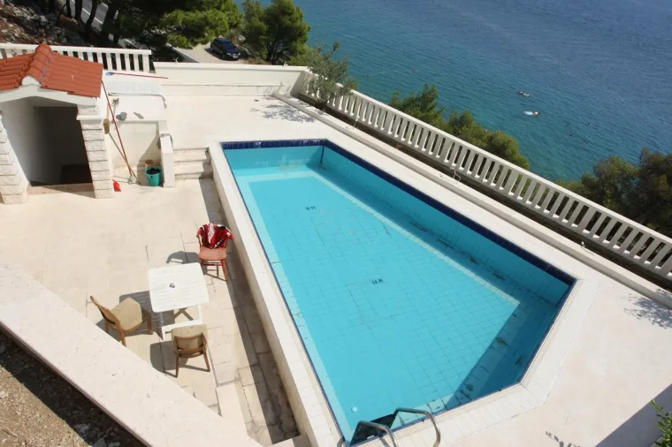 Prona&scaron;li smo 'izgubljenu' snimku! Tko je Josip Ćelić? Najbogatiji policajac, ima luksuznu vilu...