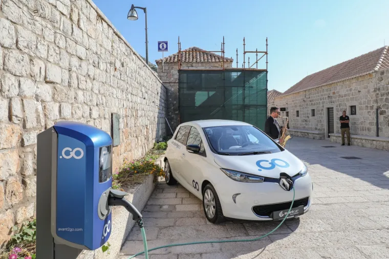 Grad Dubrovnik uveo 'car sharing' sustav s 30 električnih vozila