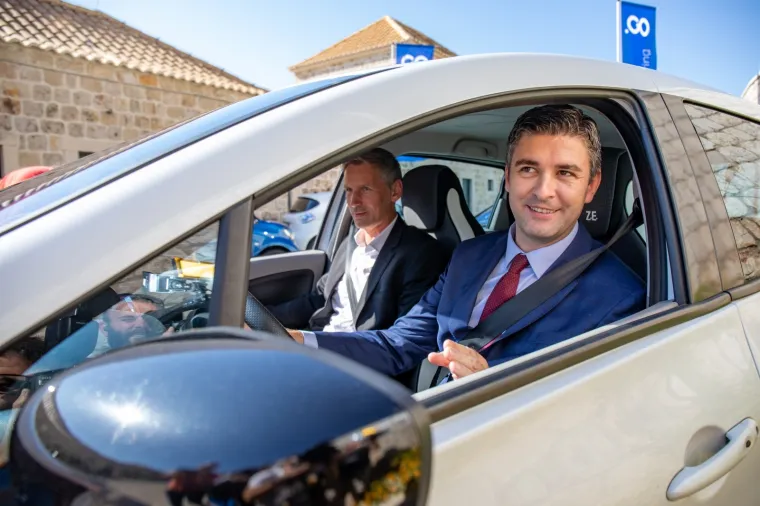 Grad Dubrovnik uveo 'car sharing' sustav s 30 električnih vozila