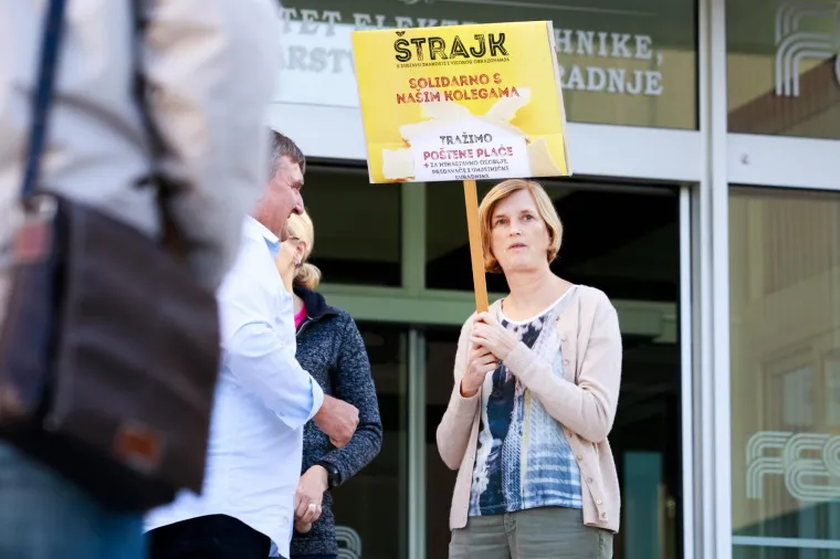 Djelatnici fakulteta Elektrotehnike, strojarstva i brodogradnje uključili su se u jednodnevni &scaron;trajk solidarnosti.