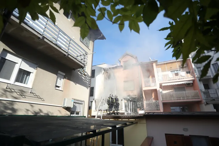 Požar na zagrebačkoj Tre&scaron;njevci: Vatra se iz stana pro&scaron;irila na potkrovlje