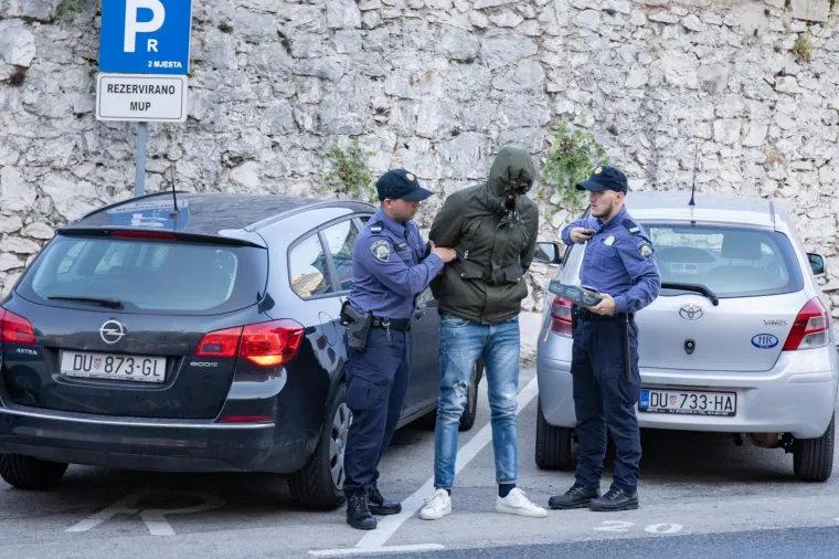 Osumnjičeni za spektakularnu pljačku u Dubrovniku privedeni: Otac se pokazao, sin skrivao lice