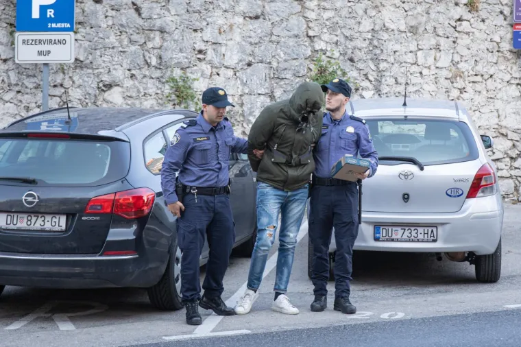 Osumnjičeni za spektakularnu pljačku u Dubrovniku privedeni: Otac se pokazao, sin skrivao lice