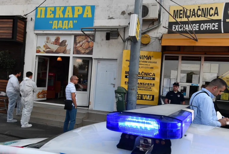 Kaos u Beogradu! Mu&scaron;karac ispucao nekoliko metaka u biv&scaron;u djevojku, a zatim jedan i sebi u glavu