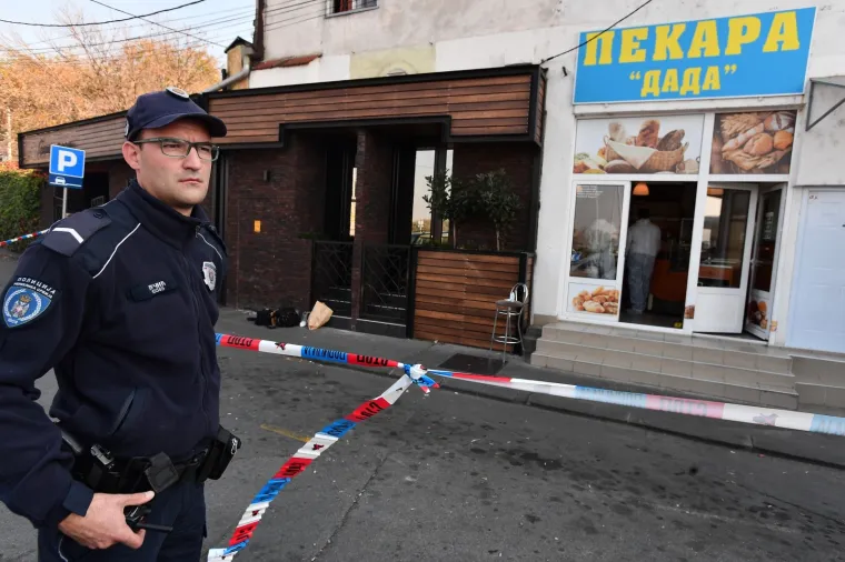 Kaos u Beogradu! Mu&scaron;karac ispucao nekoliko metaka u biv&scaron;u djevojku, a zatim jedan i sebi u glavu