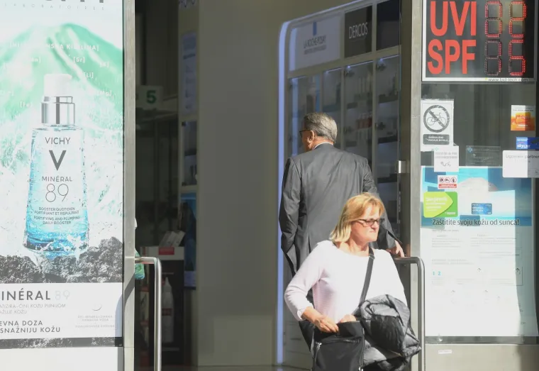 Neuni&scaron;tivi Ćiro Blažević nakon prometne nesreće nasmijan pro&scaron;etao gradom i fotografirao se s prolaznicima
