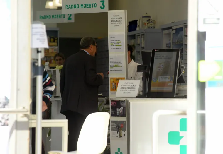 Neuni&scaron;tivi Ćiro Blažević nakon prometne nesreće nasmijan pro&scaron;etao gradom i fotografirao se s prolaznicima