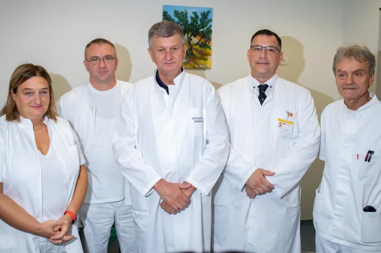 Milan Kujundžić stigao u službeni posjet Dubrovniku pa 'dao ruke': Pomogao je kolegi u bolnici