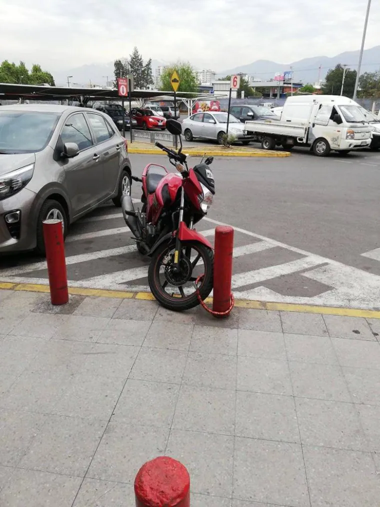 SKORO SE IZVUKLI, ALI ONDA IH JE INTERNET PROKUŽIO: Vidite li &scaron;to ne valja na ovim fotografijama?