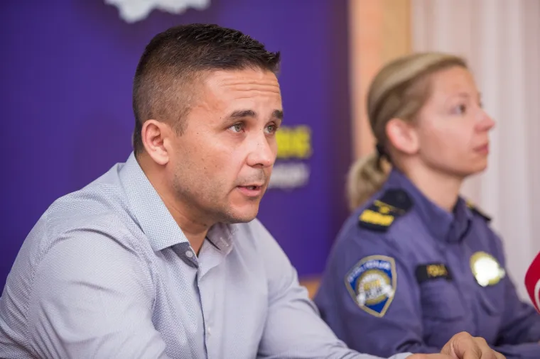 Osječka policija uhitila dvojicu mu&scaron;karaca s 15 kilograma marihuane i oružjem