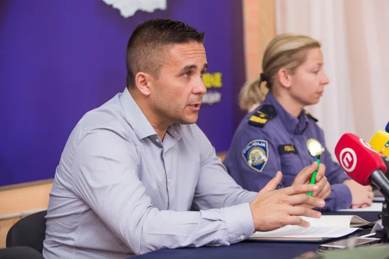 Osječka policija uhitila dvojicu mu&scaron;karaca s 15 kilograma marihuane i oružjem