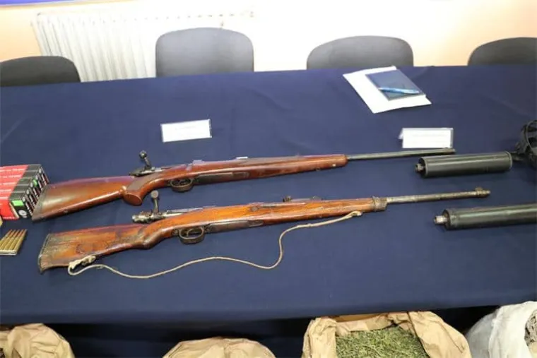 Osječka policija uhitila dvojicu mu&scaron;karaca s 15 kilograma marihuane i oružjem