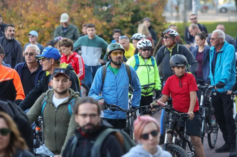 'Građani drugog reda' prosvjedovali u Zagrebu: 'Kako propisno voziti po nepropisnoj infrastrukturi?'
