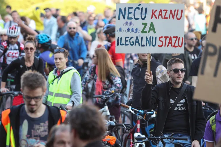 'Građani drugog reda' prosvjedovali u Zagrebu: 'Kako propisno voziti po nepropisnoj infrastrukturi?'