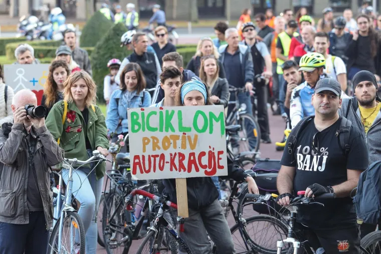 'Građani drugog reda' prosvjedovali u Zagrebu: 'Kako propisno voziti po nepropisnoj infrastrukturi?'