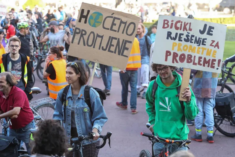 'Građani drugog reda' prosvjedovali u Zagrebu: 'Kako propisno voziti po nepropisnoj infrastrukturi?'