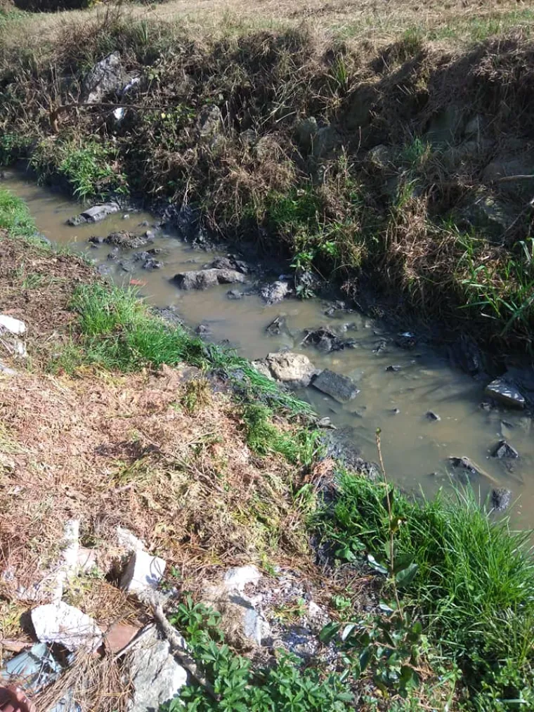 Akcident u Zagorju - voda obojana u crveno i plavo! 'Strahovito smrdi, ne možemo otvoriti prozore'