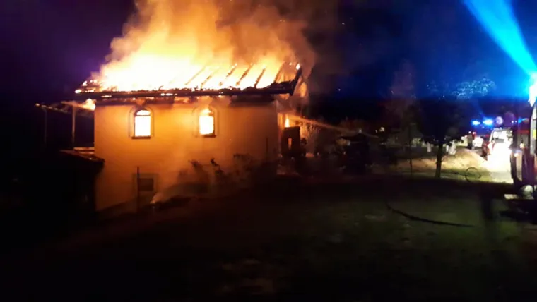 Vatrogasci se &scaron;est sati borili s buktinjom! &Scaron;teta nekoliko stotina tisuća kn, policija traži piromane