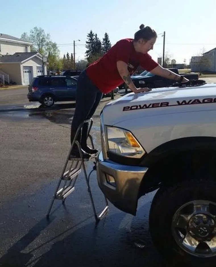 ONO KAD TI SVIJET BA&Scaron; I NIJE PO MJERI: Muke poznate samo onima nižima od 170 cm