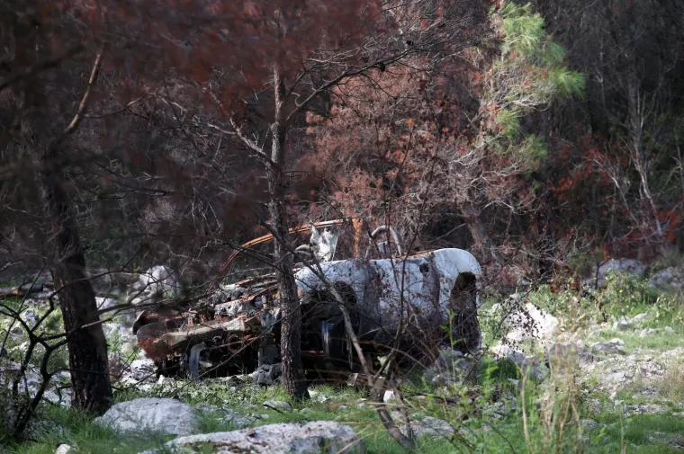 Misterij zapaljenog kabrioleta još nije riješen: Tko je prije tri mjeseca sletio s autom u šumu?