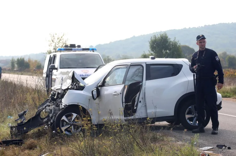 U Rakovom selu dogodila se prometna nesreća u kojoj su sudjelovali osobni automobil i kombi Hrvatske po&scaron;te. U tijeku je očevid.