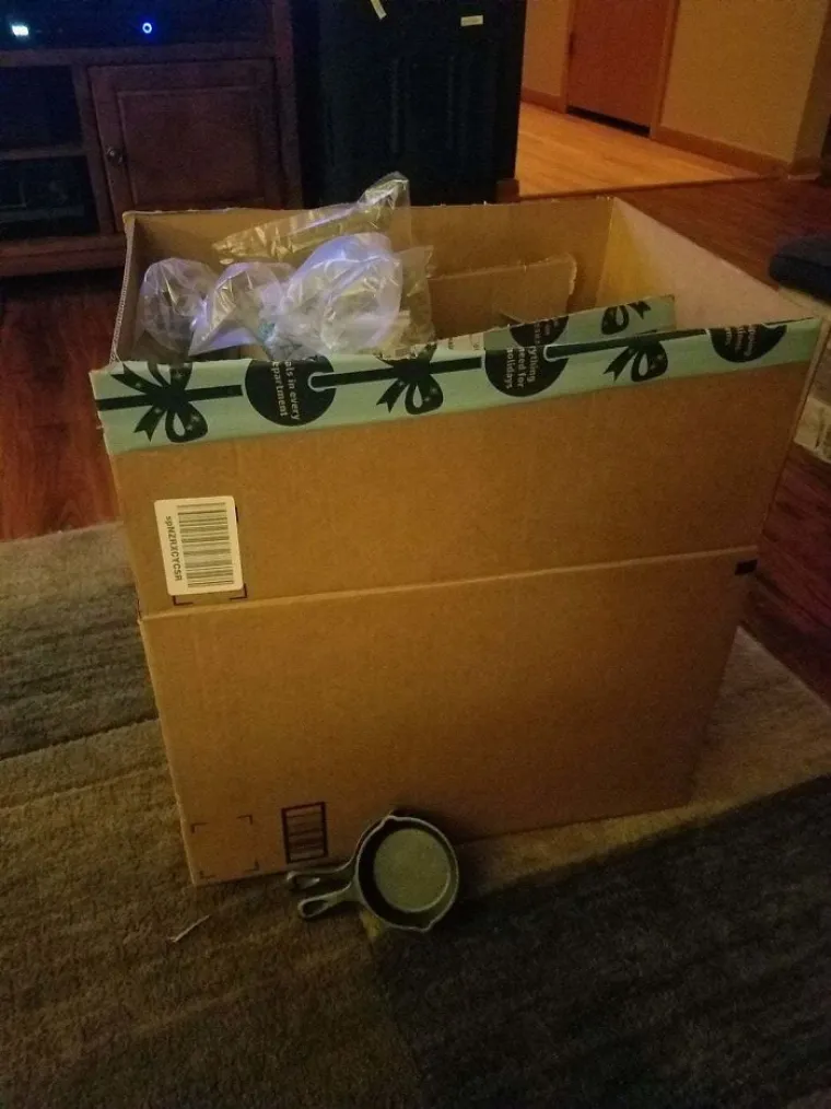 JESTE LI I VI DOBILI OVAKAV PAKET? Ekipa dijeli nevjerojatnu količinu ambalaže u kojima su im stizale sitnice