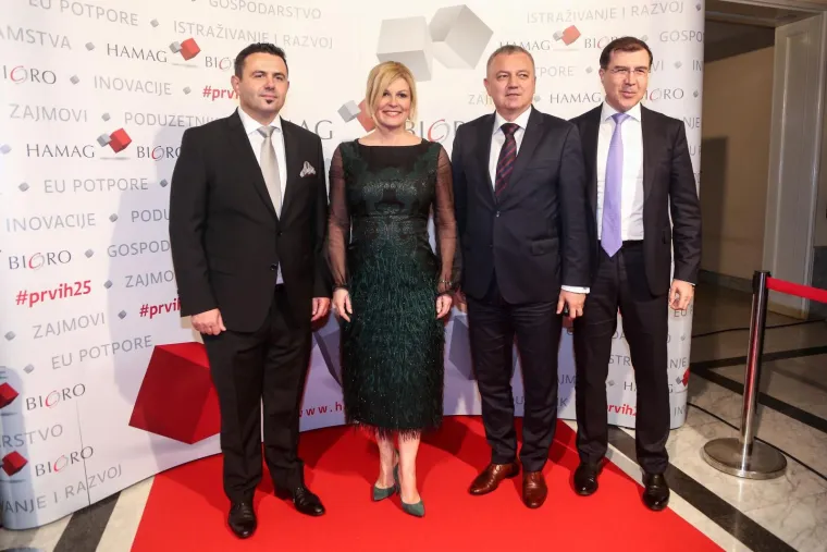 Predsjednica iznenadila novom frizurom, ali i figurom na proslavi 25 godina poslovanja HAMAG-BICRO-a