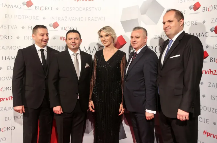 Predsjednica iznenadila novom frizurom, ali i figurom na proslavi 25 godina poslovanja HAMAG-BICRO-a